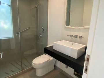 VENTA DE HERMOSA CASA EN LA PLANICIE - SEGUNDA ETAPA