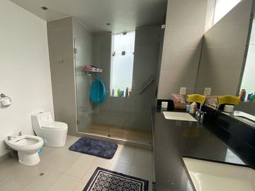 VENTA DE HERMOSA CASA EN LA PLANICIE - SEGUNDA ETAPA