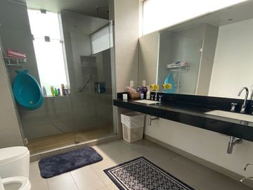 VENTA DE HERMOSA CASA EN LA PLANICIE - SEGUNDA ETAPA