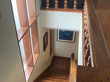 OPORTUNIDAD UNICA , BAJO DE PRECIO, GRAN OPORTUNIDAD, LINDA CASA DE DOS PISOS, MUY BIEN MANTENIDA, CERCA AL PARQUE REDUCTO Y  CENTRO DE MIRAFLORES