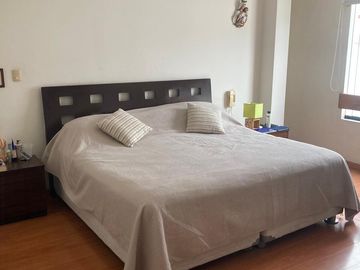 OPORTUNIDAD UNICA , BAJO DE PRECIO, GRAN OPORTUNIDAD, LINDA CASA DE DOS PISOS, MUY BIEN MANTENIDA, CERCA AL PARQUE REDUCTO Y  CENTRO DE MIRAFLORES