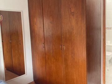 OPORTUNIDAD UNICA , BAJO DE PRECIO, GRAN OPORTUNIDAD, LINDA CASA DE DOS PISOS, MUY BIEN MANTENIDA, CERCA AL PARQUE REDUCTO Y  CENTRO DE MIRAFLORES