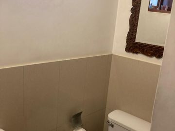 OPORTUNIDAD UNICA , BAJO DE PRECIO, GRAN OPORTUNIDAD, LINDA CASA DE DOS PISOS, MUY BIEN MANTENIDA, CERCA AL PARQUE REDUCTO Y  CENTRO DE MIRAFLORES