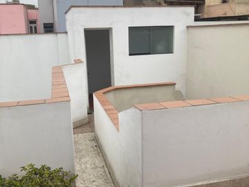 OPORTUNIDAD UNICA , BAJO DE PRECIO, GRAN OPORTUNIDAD, LINDA CASA DE DOS PISOS, MUY BIEN MANTENIDA, CERCA AL PARQUE REDUCTO Y  CENTRO DE MIRAFLORES