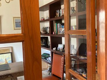 OPORTUNIDAD UNICA , BAJO DE PRECIO, GRAN OPORTUNIDAD, LINDA CASA DE DOS PISOS, MUY BIEN MANTENIDA, CERCA AL PARQUE REDUCTO Y  CENTRO DE MIRAFLORES