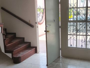 SE VENDE CASA DENTRO DE LA PRIVADA HACIENDAS DEL BALCÓN, EN FRACC HACIENDAS DE HIDALGO