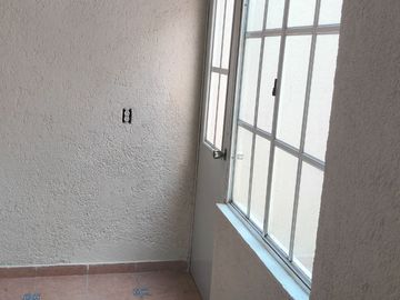 SE VENDE CASA DENTRO DE LA PRIVADA HACIENDAS DEL BALCÓN, EN FRACC HACIENDAS DE HIDALGO