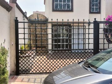 SE VENDE CASA DENTRO DE LA PRIVADA HACIENDAS DEL BALCÓN, EN FRACC HACIENDAS DE HIDALGO