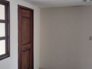 SE VENDE CASA DENTRO DE LA PRIVADA HACIENDAS DEL BALCÓN, EN FRACC HACIENDAS DE HIDALGO
