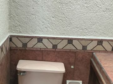 SE VENDE CASA DENTRO DE LA PRIVADA HACIENDAS DEL BALCÓN, EN FRACC HACIENDAS DE HIDALGO