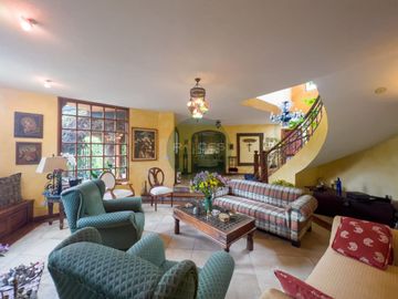 OPORTUNIDAD  HERMOSA CASA DE VENTA CUMBAYA