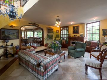 OPORTUNIDAD  HERMOSA CASA DE VENTA CUMBAYA