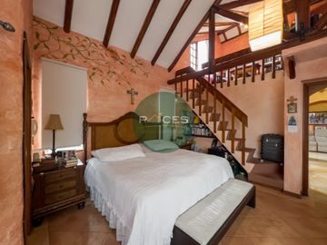 OPORTUNIDAD  HERMOSA CASA DE VENTA CUMBAYA