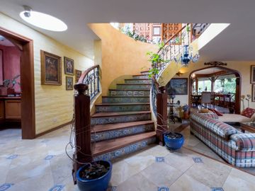 OPORTUNIDAD  HERMOSA CASA DE VENTA CUMBAYA