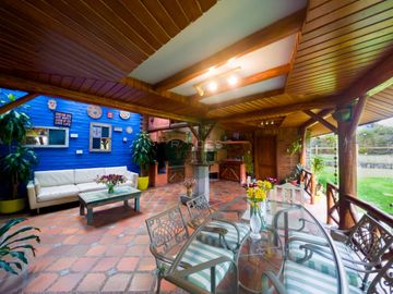 OPORTUNIDAD  HERMOSA CASA DE VENTA CUMBAYA