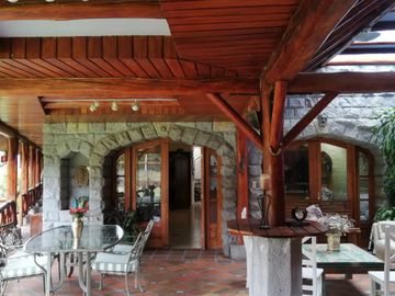 OPORTUNIDAD  HERMOSA CASA DE VENTA CUMBAYA