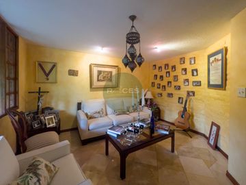 OPORTUNIDAD  HERMOSA CASA DE VENTA CUMBAYA