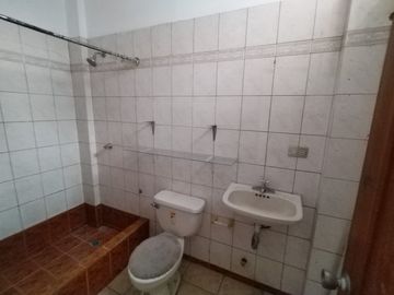 CASA DE VENTA ,RENTERA O MULTIFAMILIAR, ALBORADA XIV ET. NORTE DE GUAYAQUIL