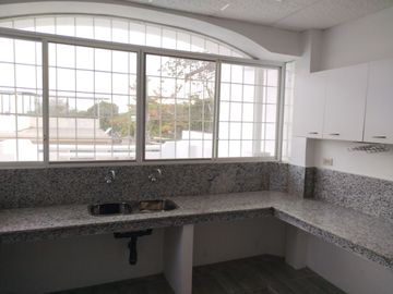 CASA DE VENTA ,RENTERA, EN  ALBORADA XIV ETAPA MZ 6, NORTE DE GUAYAQUIL