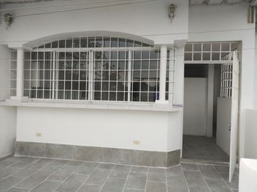 CASA DE VENTA ,RENTERA, EN  ALBORADA XIV ETAPA MZ 6, NORTE DE GUAYAQUIL