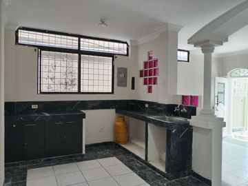 CASA DE VENTA ,RENTERA, EN  ALBORADA XIV ETAPA MZ 6, NORTE DE GUAYAQUIL