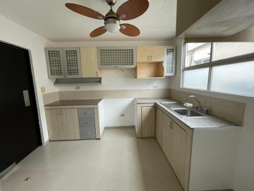En Venta Departamento en Urb. Altos del Rio Vía La Aurora, Daule, Samborondon