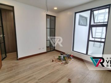 3 Storey Townhouse for Sale inside secured subdivision in Malabon near Monumento Circle