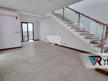 3 Storey Townhouse for Sale inside secured subdivision in Malabon near Monumento Circle