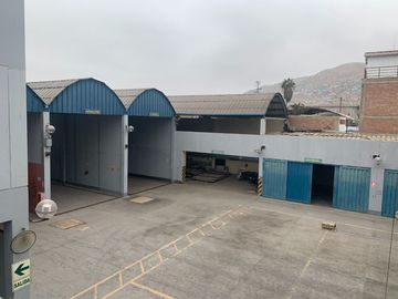 VENTA DE LOCAL COMERCIAL - CHORRILLOS