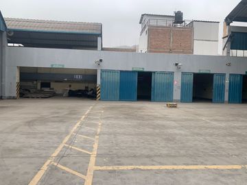 VENTA DE LOCAL COMERCIAL - CHORRILLOS