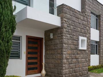 Casa en Venta de 4 habitaciones cerca al Ventura Mall Tumbaco