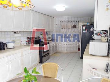HERMOSA CASA EN VENTA EN EXCELENTE ZONA DE LA MOLINA