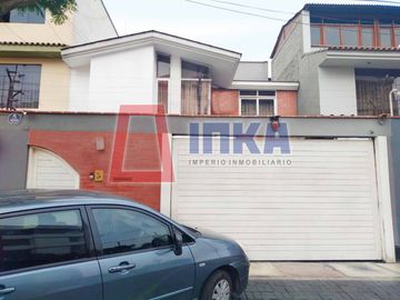 HERMOSA CASA EN VENTA EN EXCELENTE ZONA DE LA MOLINA