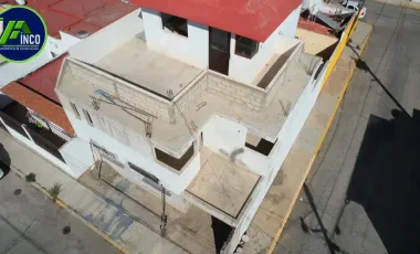 Casa en Venta en Esquina, 3 Pisos, 5 Recámaras, Al Sur de Pachuca, Hidalgo.