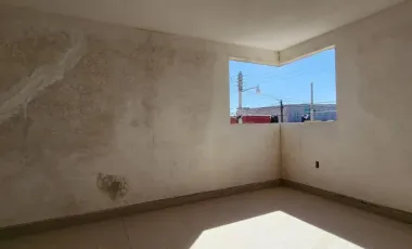 Casa en Venta en Esquina, 3 Pisos, 5 Recámaras, Al Sur de Pachuca, Hidalgo.