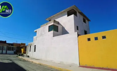 Casa en Venta en Esquina, 3 Pisos, 5 Recámaras, Al Sur de Pachuca, Hidalgo.