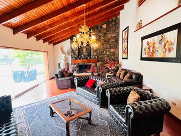 Exclusiva Residencia Campestre En El Corazón De Cieneguilla: Un Refugio De Lujo Y Naturaleza
