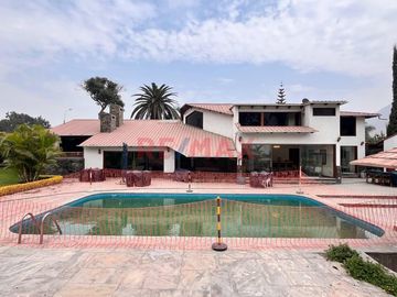Exclusiva Residencia Campestre En El Corazón De Cieneguilla: Un Refugio De Lujo Y Naturaleza