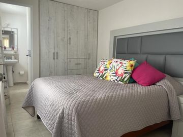 VENTA CASA LOS ENCINOS EN EL MARQUÉS MUY CERCA DEL AEROPUERTO