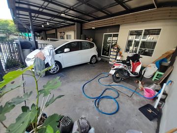 Very cheap sale, townhouse, M. The Colour Rangsit Klong 4, area 20 square wah, useable area 118 square metres, suitable for living and profitable reno