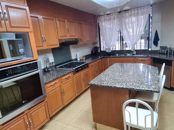SE VENDE CASA EN FUENTE DE ACUEDUCTO LOMAS DE TECAMACHALCO, ESTADO DE MEXICO