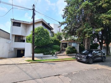 SE VENDE CASA EN FUENTE DE ACUEDUCTO LOMAS DE TECAMACHALCO, ESTADO DE MEXICO