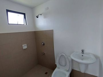 For sale pre selling 3 bedroom House in Vermosa cavite
