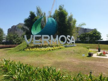 For sale pre selling 3 bedroom House in Vermosa cavite