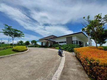 For sale pre selling 3 bedroom House in Vermosa cavite