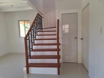 5 Bedroooms House And Lot For Sale In Camella Subic