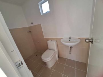 5 Bedroooms House And Lot For Sale In Camella Subic
