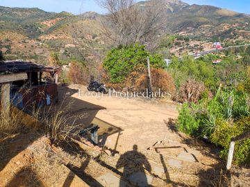 Leon Propiedades vende parcela con casa en sector las Achiras, Curacavi.