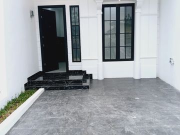 Rumah 2 lantai Tanpa Dp ckp Booking 3 jt lokasi dekat 2 stasiun dicipayung,Depok