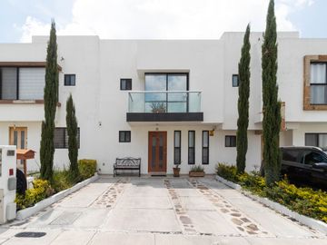 Venta de casa con 3 recamaras en Condominio El Canto Zibatá